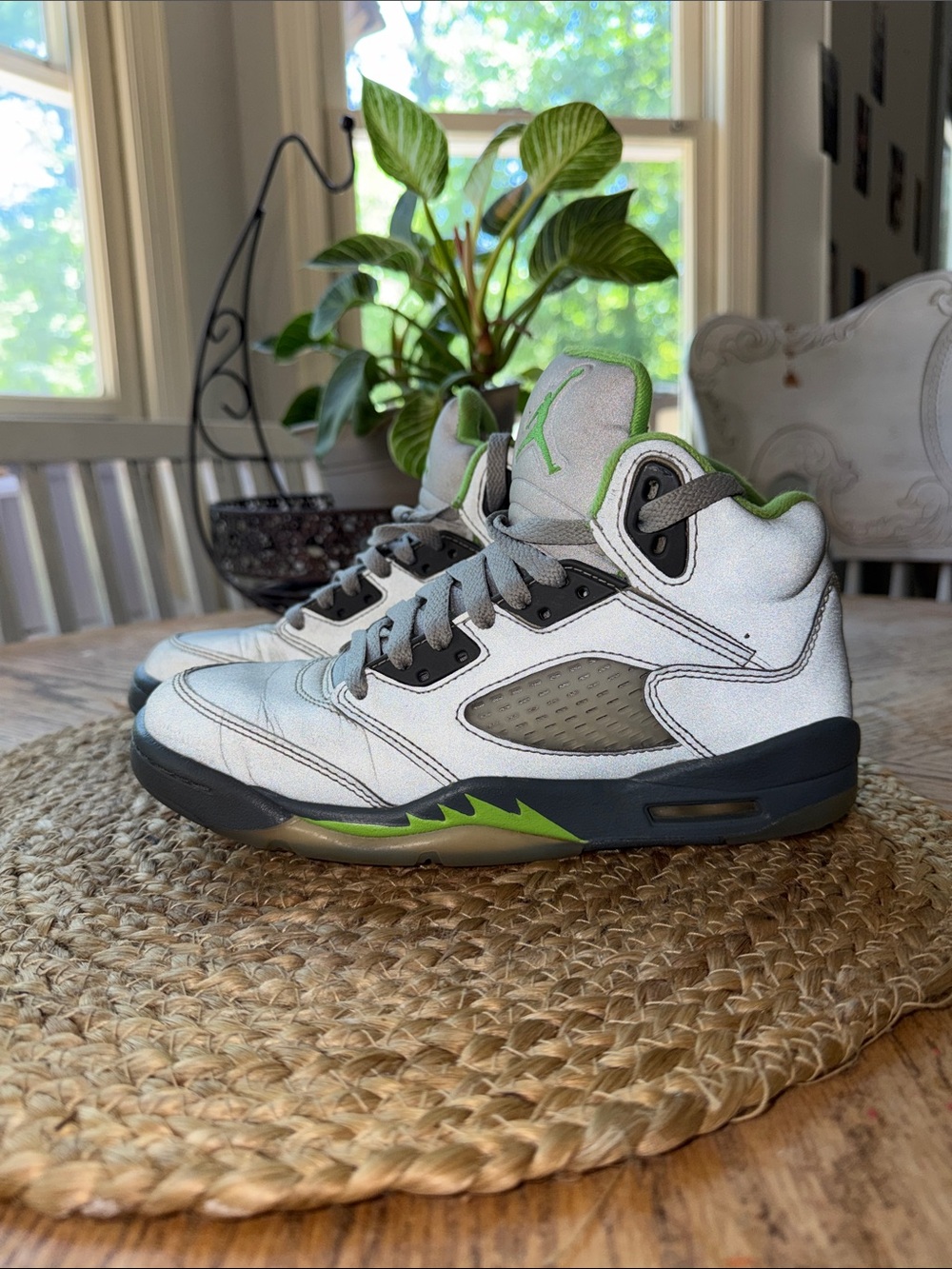 Jordan Kids  retro 5 green beans size 4.5